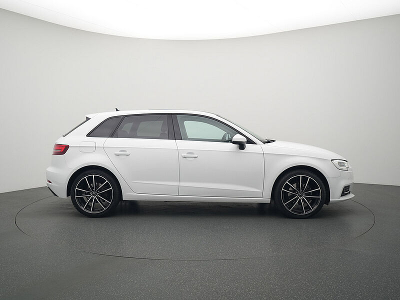 Audi A3 Sportback NAVI AHK SHZ PANO LEDER XENON