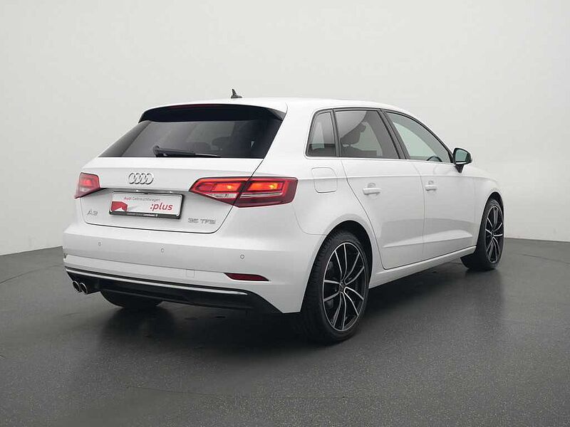 Audi A3 Sportback NAVI AHK SHZ PANO LEDER XENON