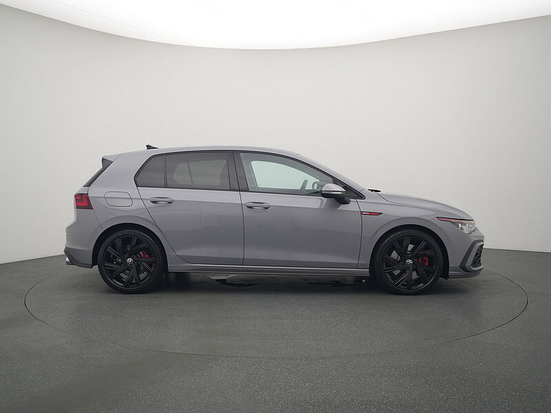 Volkswagen Golf VIII GTI DSG MATRIX PANO AHK SHZ KAM ACC