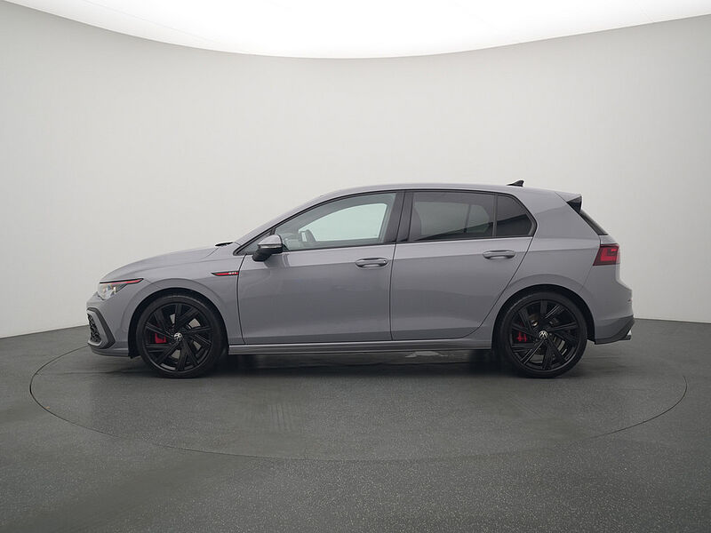 Volkswagen Golf VIII MATRIX DSG PANO AHK KAM SHZ