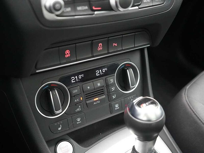 Audi Q3 S-TRON AHK NAVI PANO SHZ PDC XENON