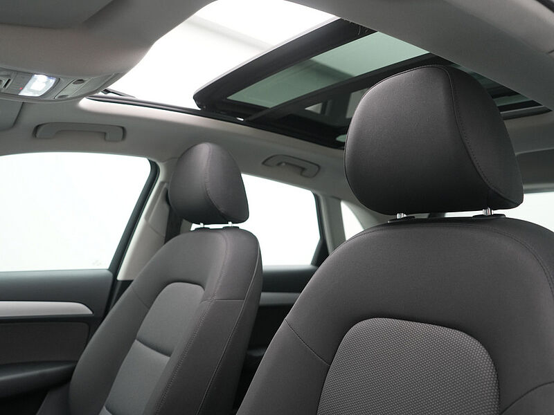 Audi Q3 S-TRON AHK NAVI PANO SHZ PDC XENON