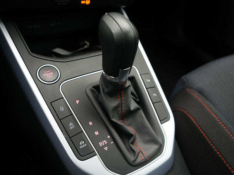 SEAT Arona TSI FR DSG ACC KEYLESS NAVI VIRT KAM SHZ