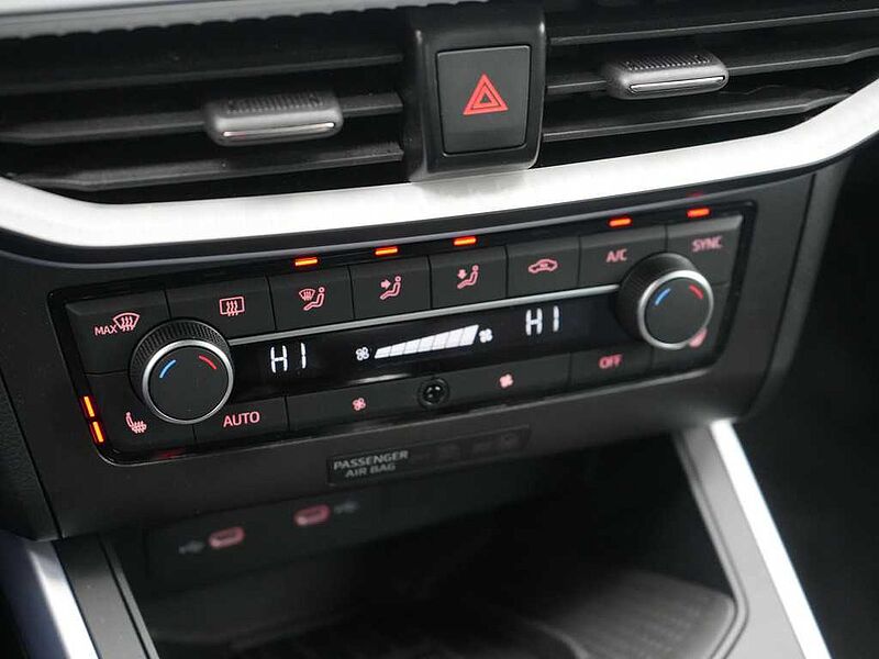 SEAT Arona TSI FR VIRT KAM LED SHZ PDC APP CONNECT