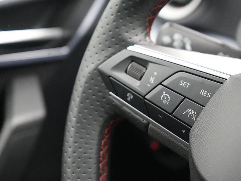 SEAT Arona TSI FR VIRT KAM LED SHZ PDC APP CONNECT