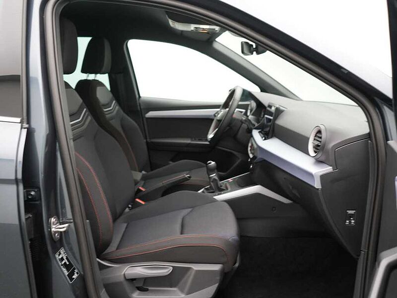 SEAT Arona TSI FR ACC NAVI VIRT SHZ LED PDC