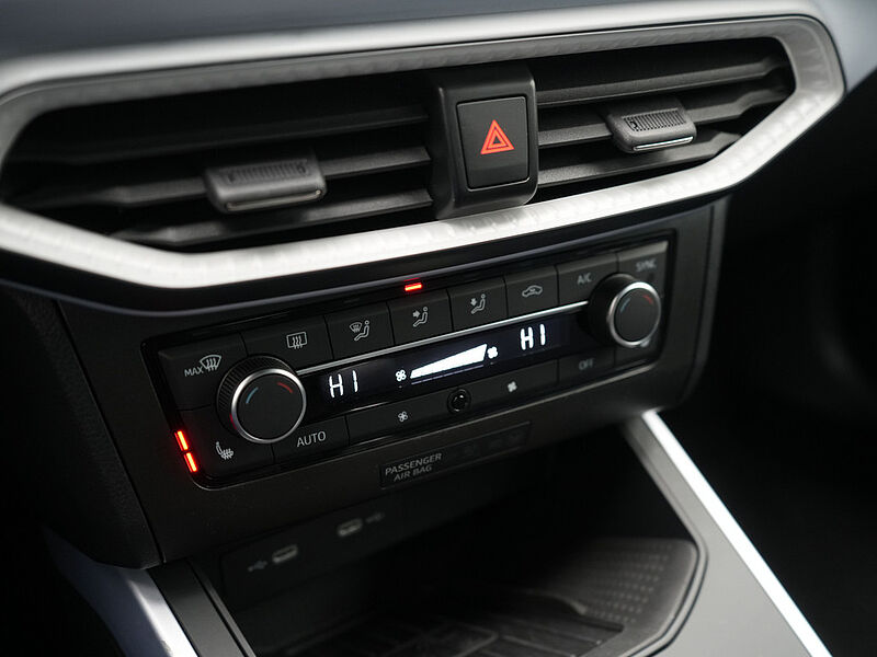 SEAT Arona TSI FR ACC NAVI VIRT SHZ LED PDC