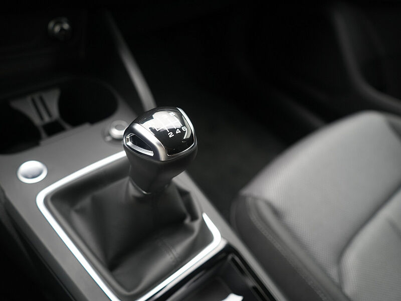 Audi Q2 S line CARPLAY VIRT PDC SHZ AHK SHZ