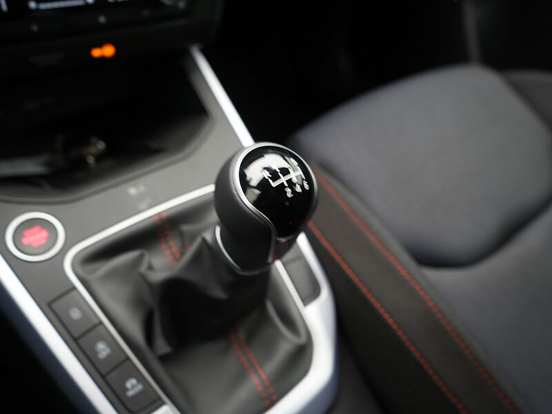 SEAT Arona TSI FR APP CONNECT KAMERA LED PDC ACC