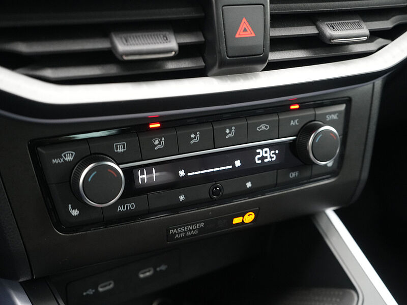 SEAT Arona TSI FR APP CONNECT KAMERA LED PDC ACC