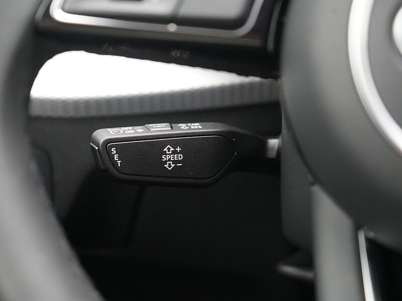 Audi Q2 S line AHK LED VIRT SHZ CARPLAY PDC LED