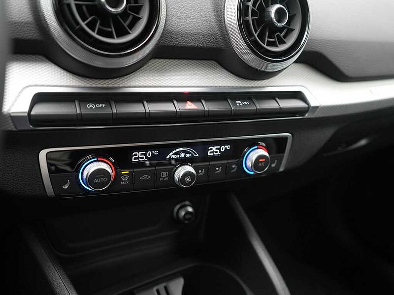 Audi Q2 S line AHK LED VIRT SHZ CARPLAY PDC LED