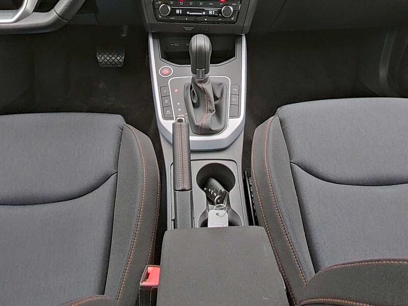 SEAT Arona FR DSG SHZ KAM LED ACC PDC
