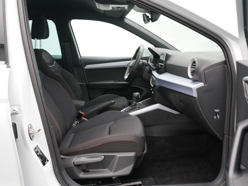 SEAT Arona TSI FR APP CONNECT SPORTSITZE LED PDC SHZ