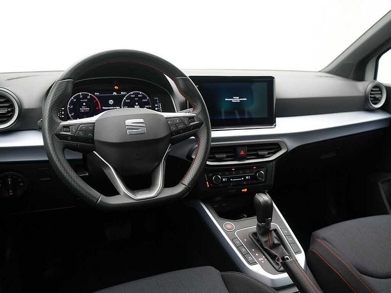 SEAT Arona TSI FR APP CONNECT SPORTSITZE LED PDC SHZ