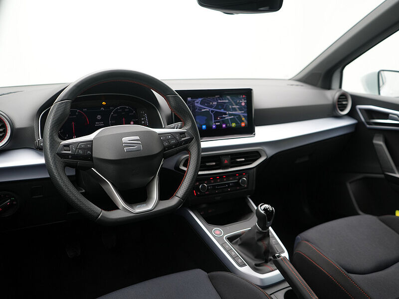 SEAT Arona TSI FR ACC VIRT APP CONNECT NAVI KAM PDC