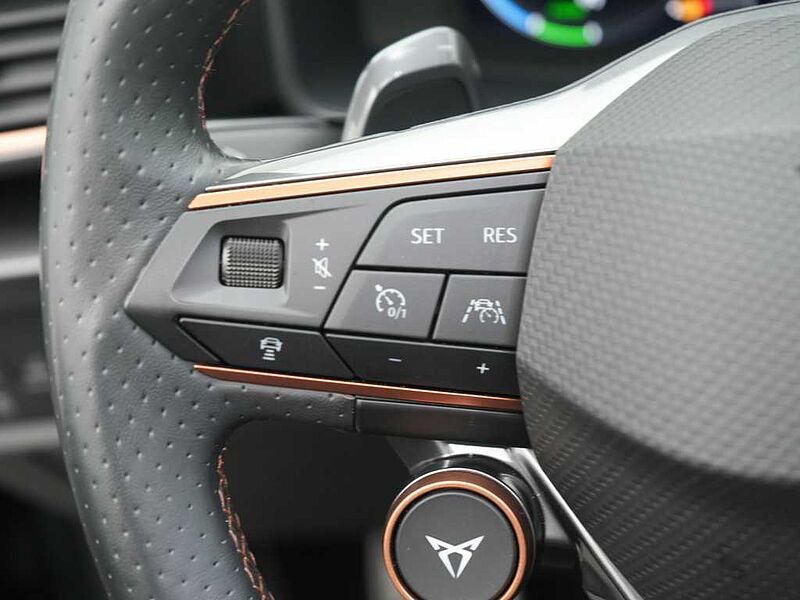 CUPRA Formentor VZ 1.4 TSI e-HYBRID SHZ ACC PANO LEDER