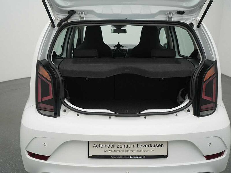 Volkswagen up! TEMOPMAT KAM SHZ KLIMA PORT NAVI