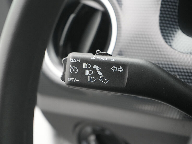 Volkswagen up! TEMOPMAT KAM SHZ KLIMA PORT NAVI