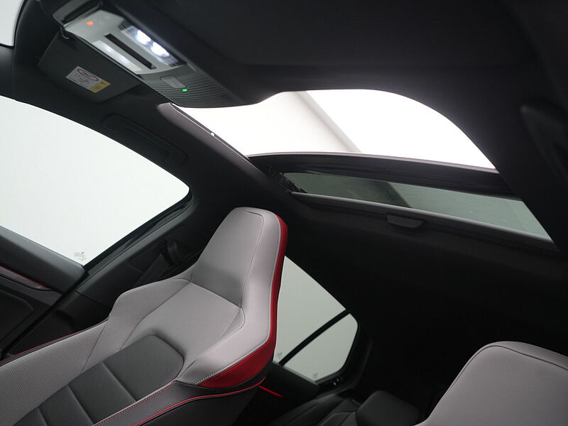 Volkswagen Golf VIII GTI Clubsport 45 MATRIX PANO HUD KAM S