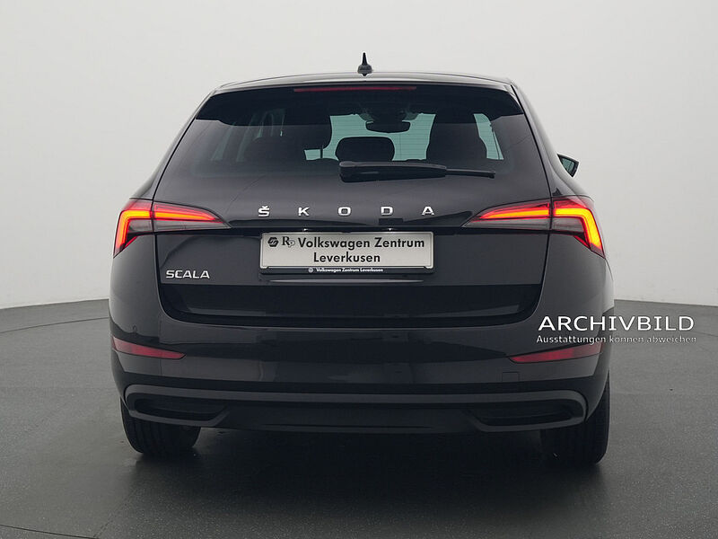 SKODA SCALA Ambition ACC AHK SHZ PDC LED PORT NAVI