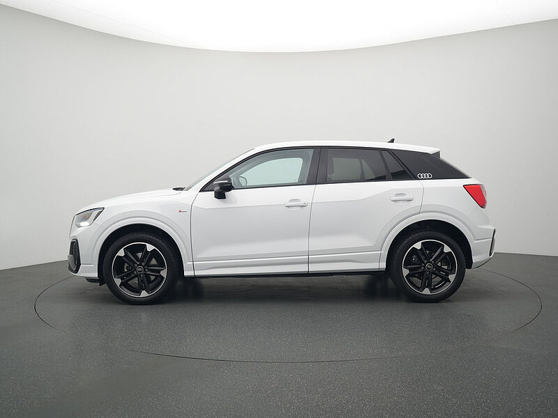 Audi Q2 S line AHK LED SHZ PDC PORT NAVI VIRT