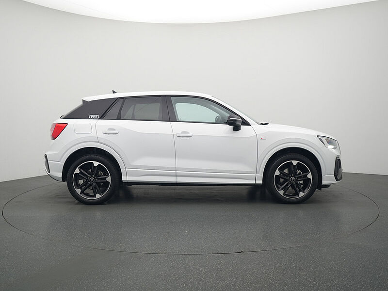 Audi Q2 S line AHK LED SHZ PDC PORT NAVI VIRT
