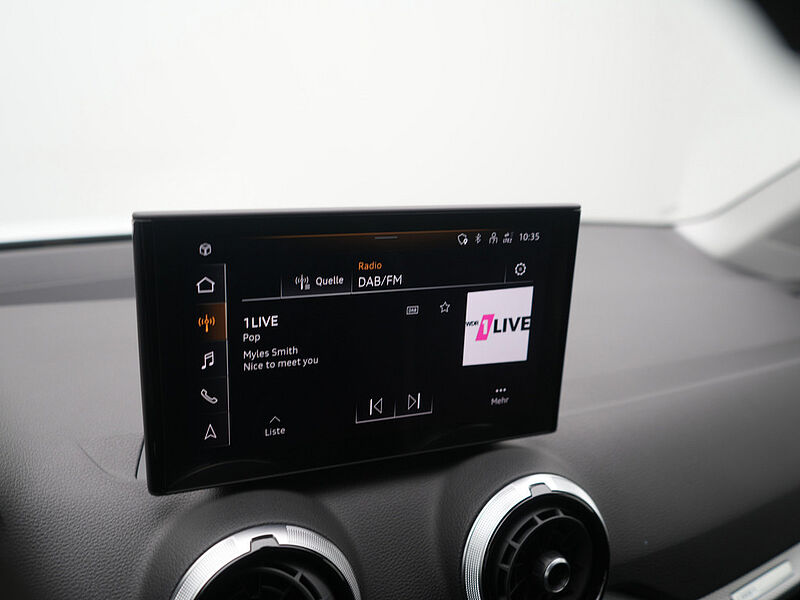Audi Q2 S line AHK LED SHZ PDC PORT NAVI VIRT