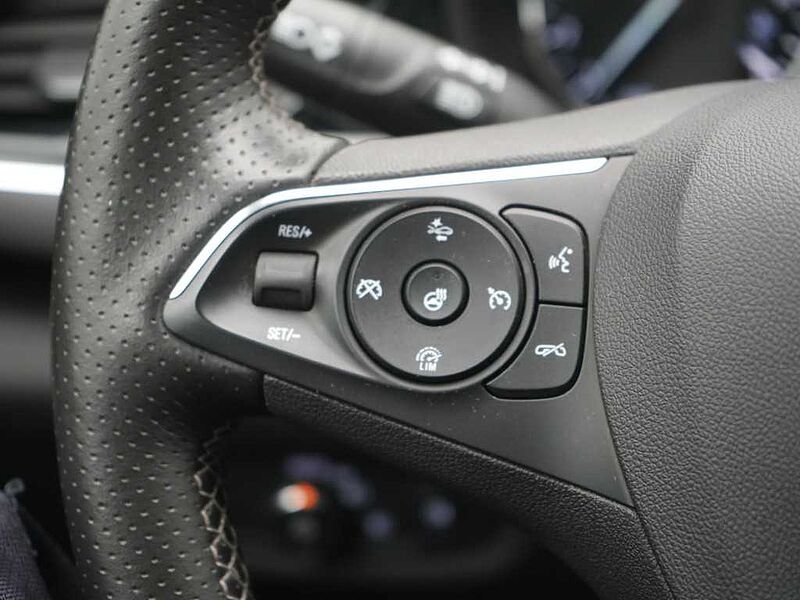 Opel Insignia AHK MATRIX PANO HUD KAM SHZ