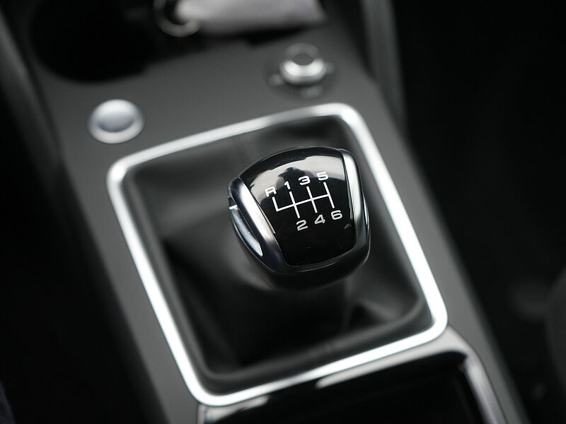 Audi Q2 AHK LED SHZ PDC