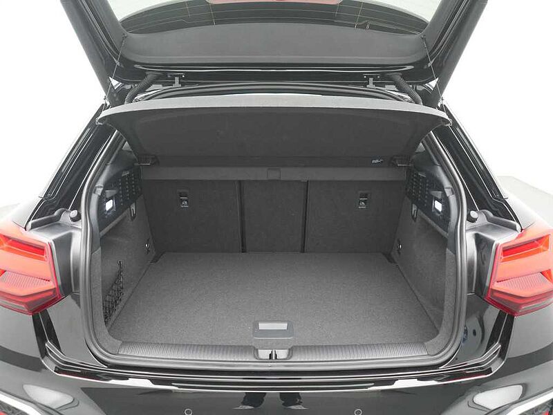 Audi Q2 S line MATRIX VIRT AHK SHZ PDC