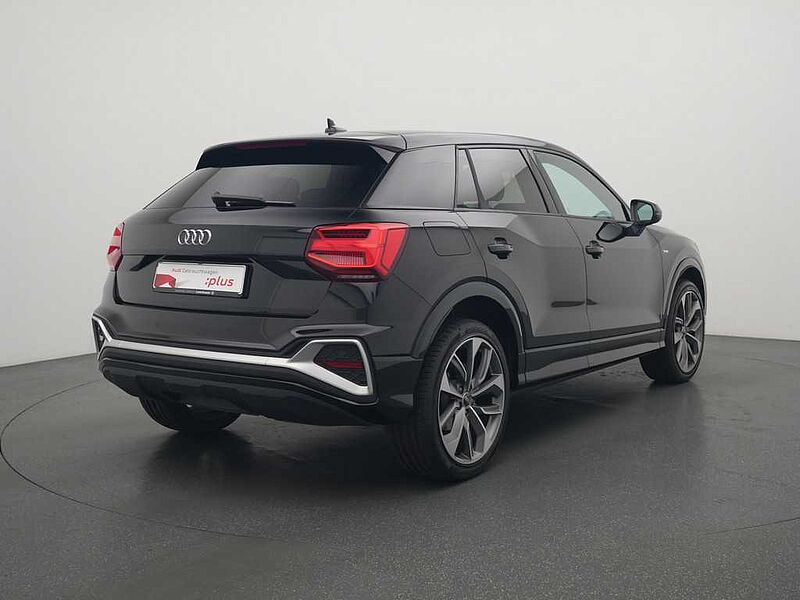 Audi Q2 S line MATRIX VIRT AHK SHZ PDC