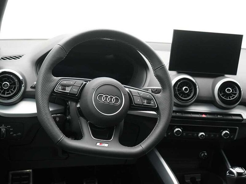 Audi Q2 S line MATRIX VIRT AHK SHZ PDC