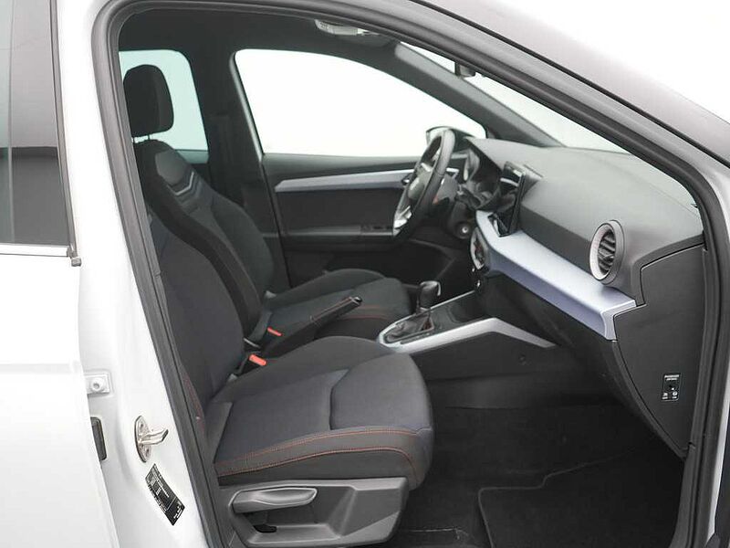 SEAT Arona FR DSG LED KAM SHZ PDC