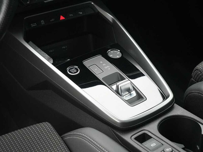 Audi A3 Sportback 40 e advanced LED SHZ PDC ACC KLIMA