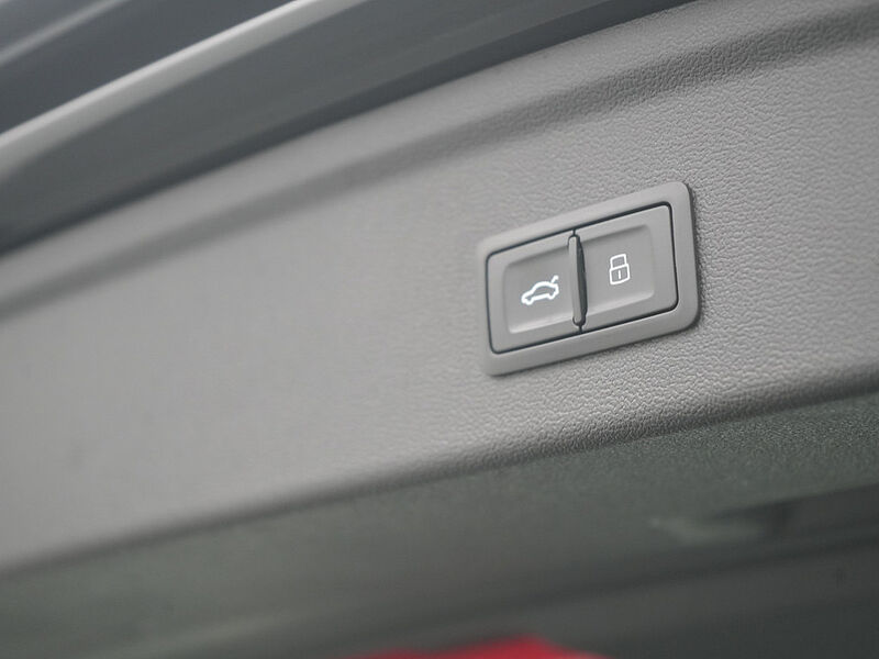 Audi A3 Sportback 40 e advanced LED SHZ PDC ACC KLIMA