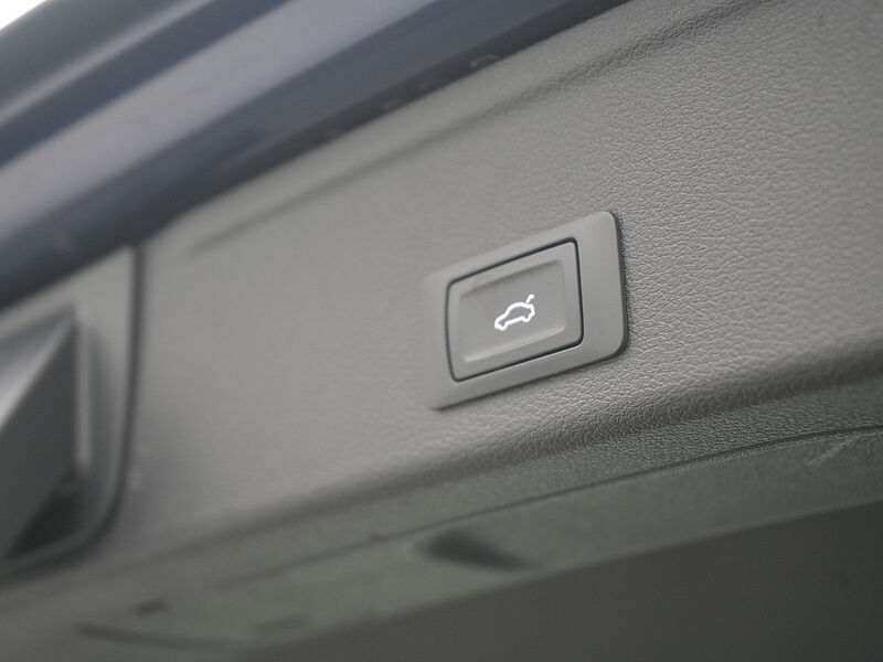 Audi A4 SHZ NAVI STANDHZ LED PANO