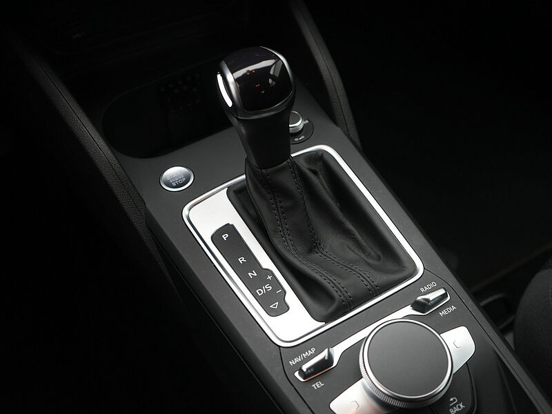 Audi Q2 35 S TRON SHZ LED PDC KLIMA PORT NAVI