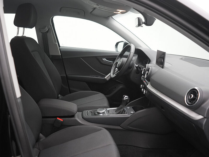 Audi Q2 35 S TRON SHZ LED PDC KLIMA PORT NAVI