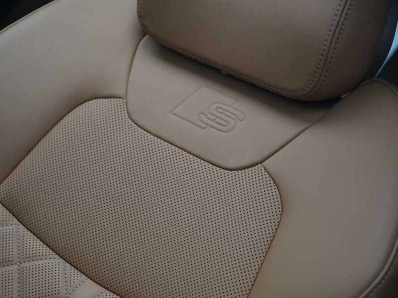 Audi S8 4.0 TFSI quattro 360° MATRIX PANO B&O KAM SHZ