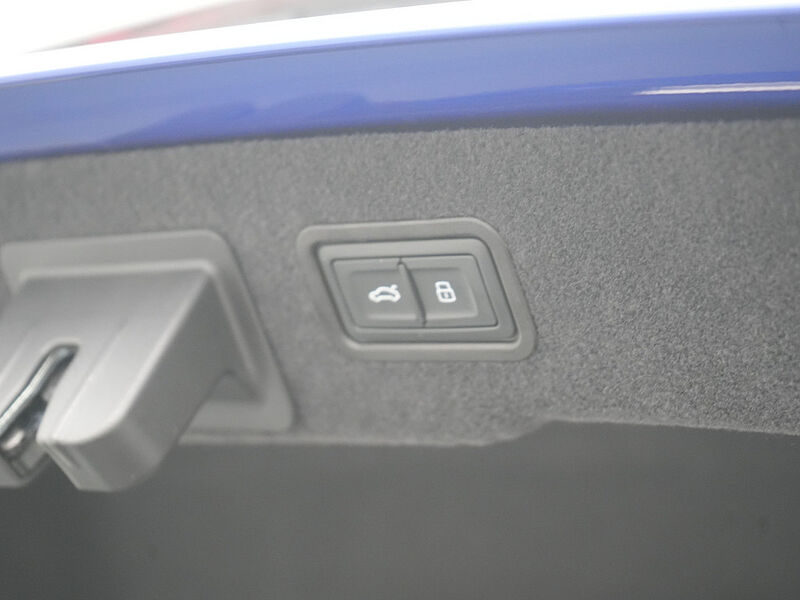 Audi S8 4.0 TFSI quattro 360° MATRIX PANO B&O KAM SHZ