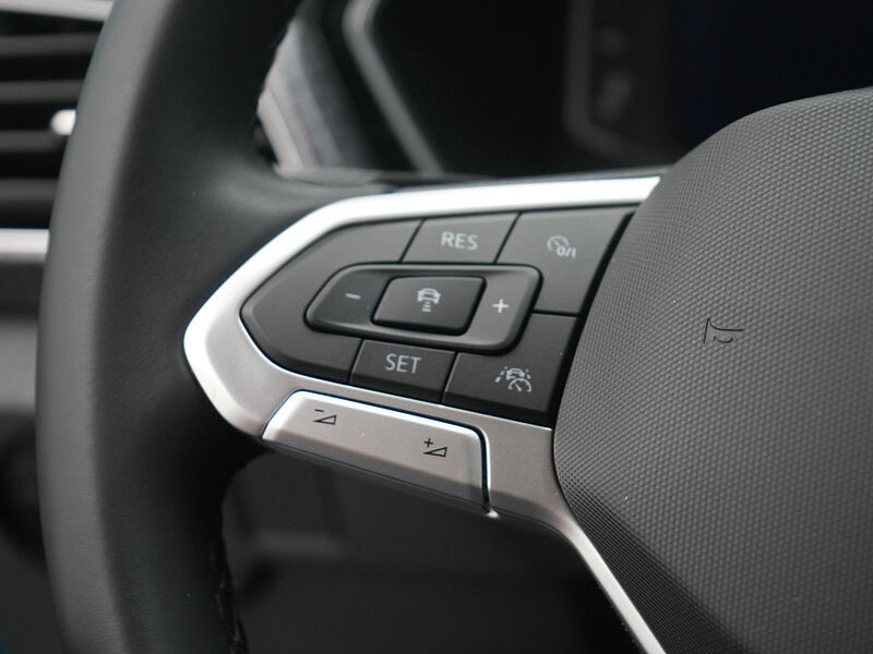 Volkswagen T-Cross Style DSG LED SHZ PDC ACC KLIMA