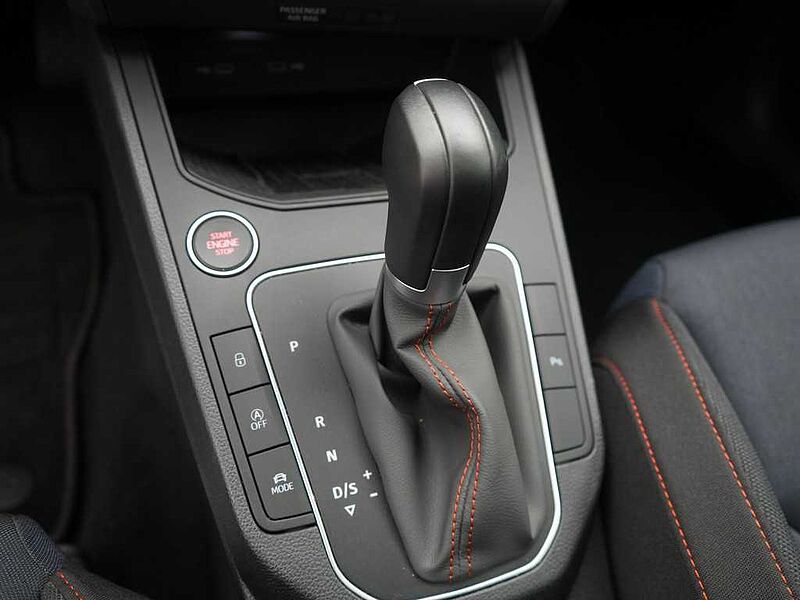 SEAT Ibiza DSG LED PANO KAM SHZ PDC