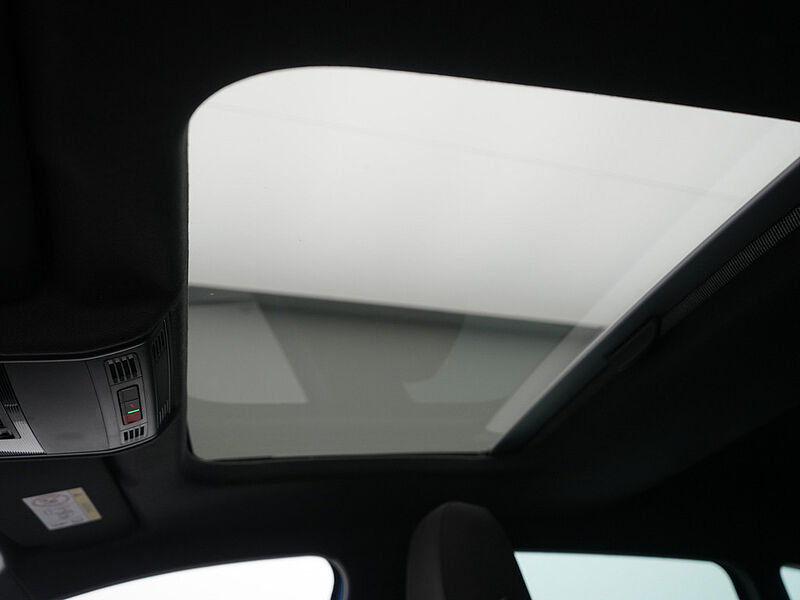 SEAT Ibiza DSG LED PANO KAM SHZ PDC