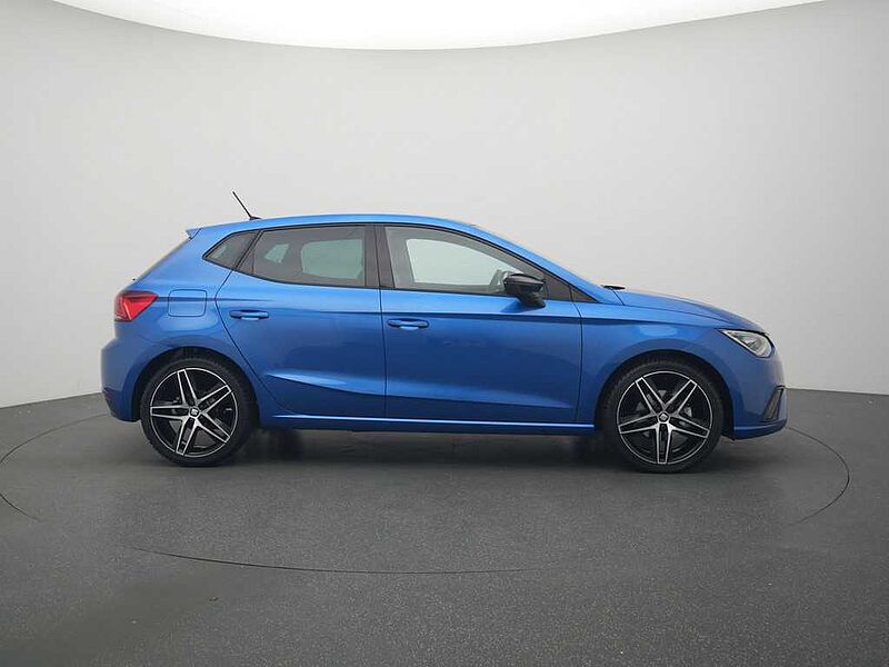 SEAT Ibiza DSG LED PANO KAM SHZ PDC