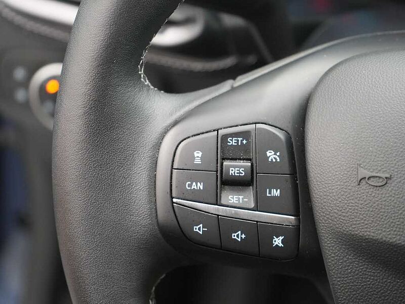 Ford Fiesta PANO B&O KAM LED SHZ PDC