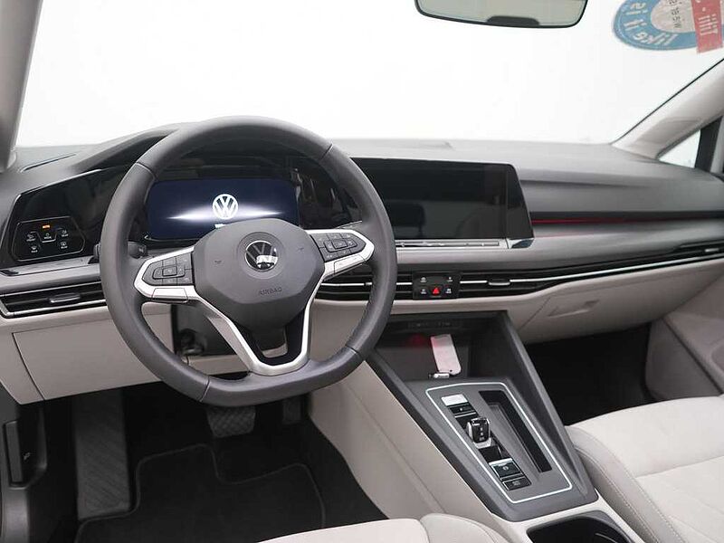 Volkswagen Golf VIII 1.4 eHybrid Style DSG PANO HUD AHK KAM