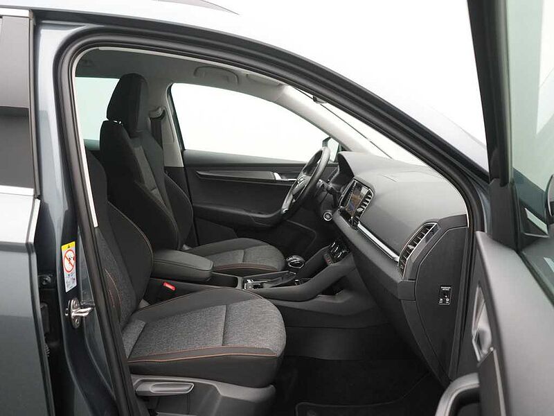 SKODA KAROQ Clever DSG LED KAM SHZ PDC W-LAN