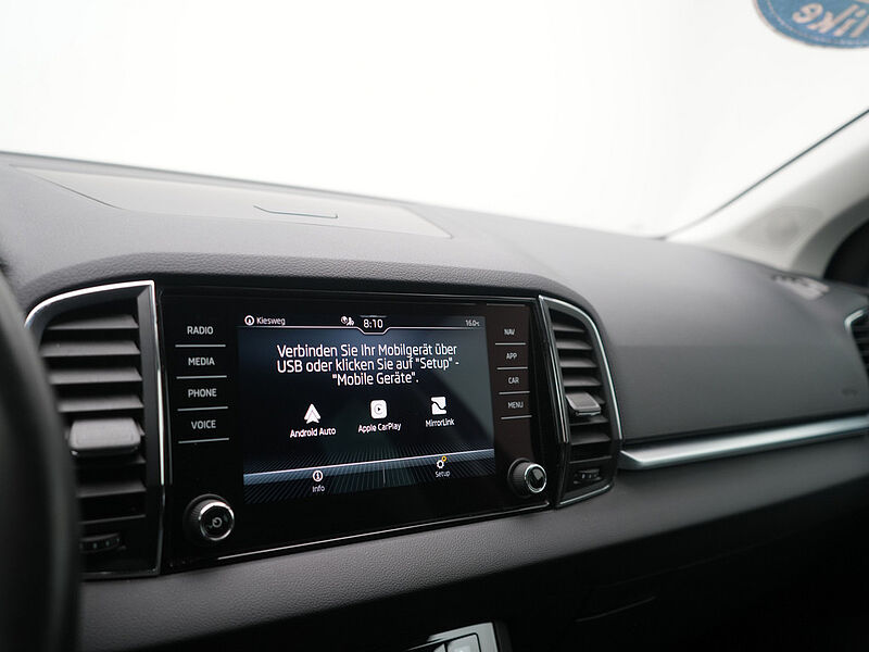 SKODA KAROQ Clever DSG LED KAM SHZ PDC W-LAN