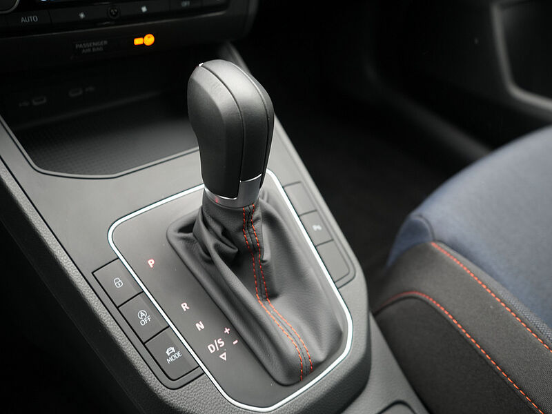 SEAT Ibiza FR DSG PANO LED KAM SHZ PDC